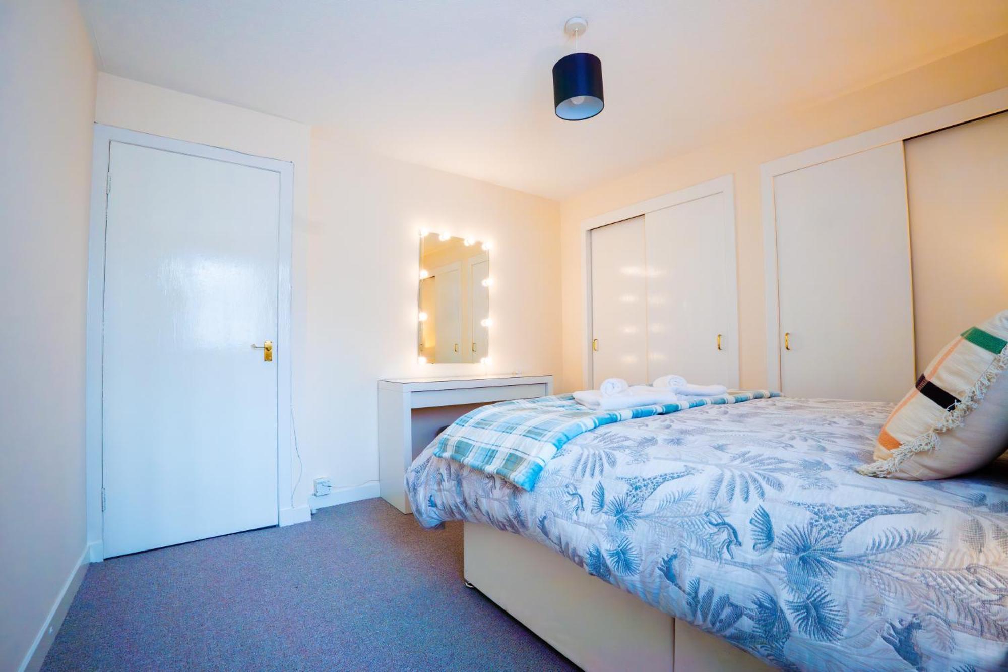 Lovely & Bright 2 Bed