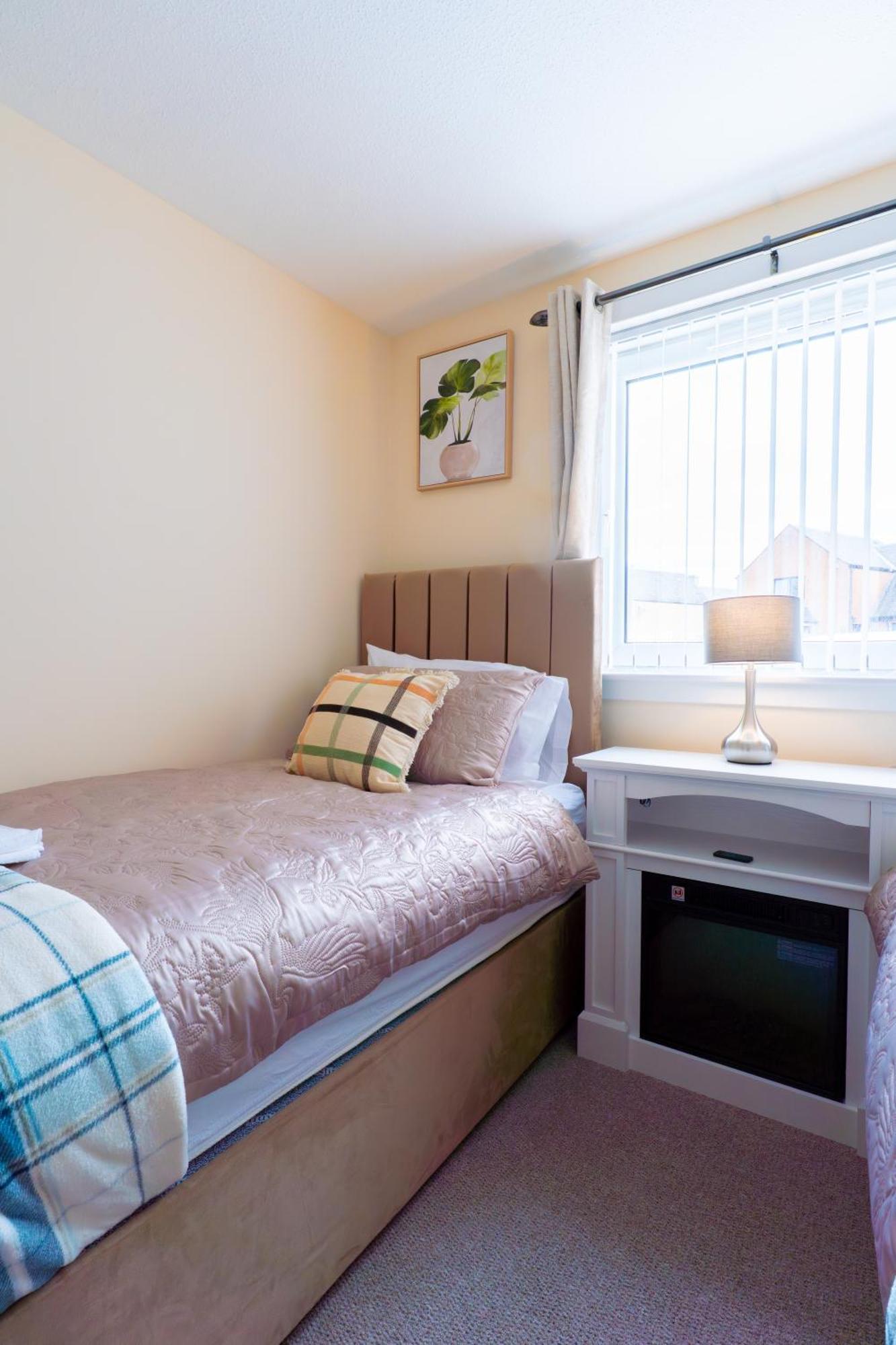 Apartment Lovely & Bright 2 Bed Inverness