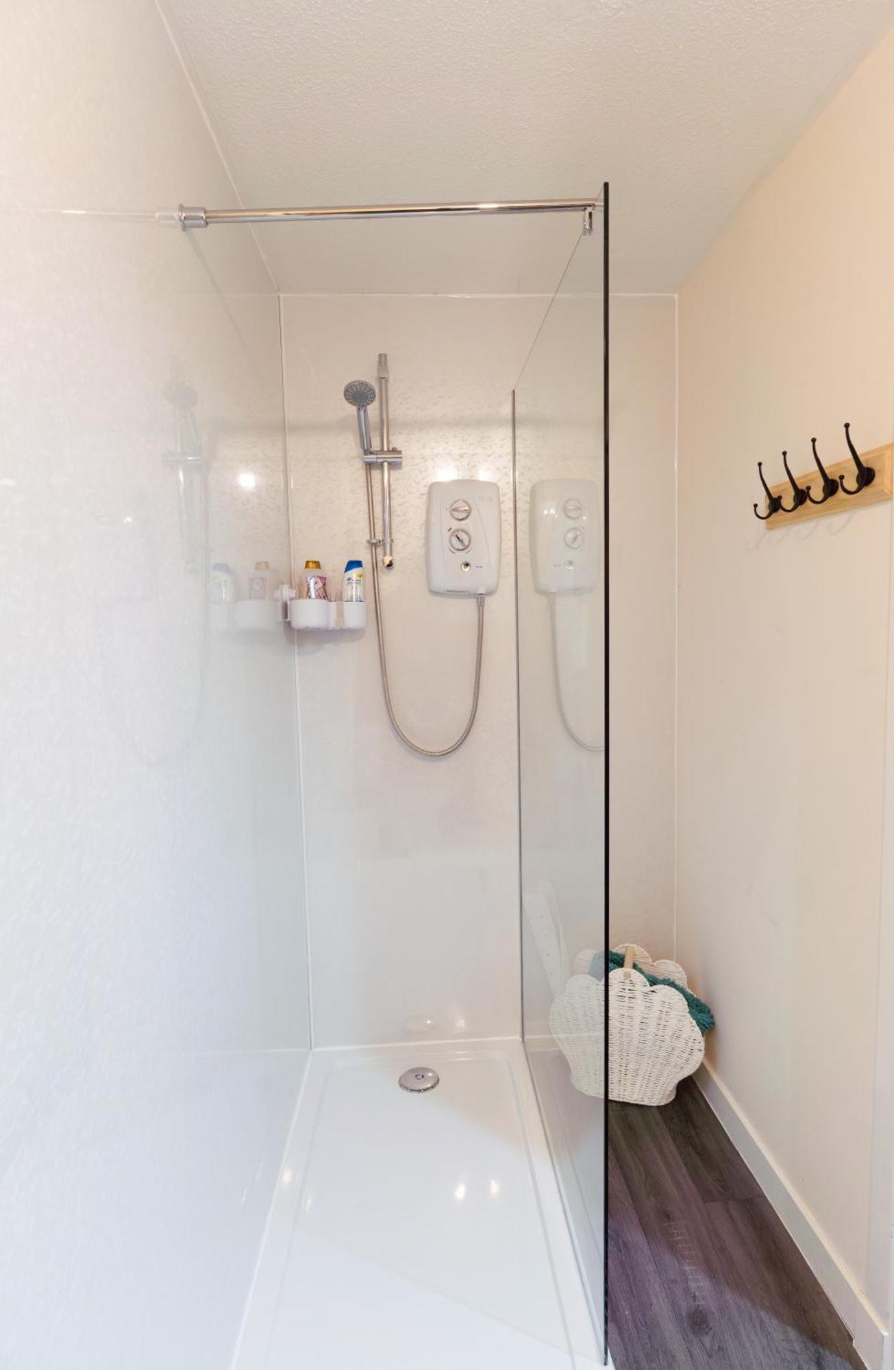 Lovely & Bright 2 Bed