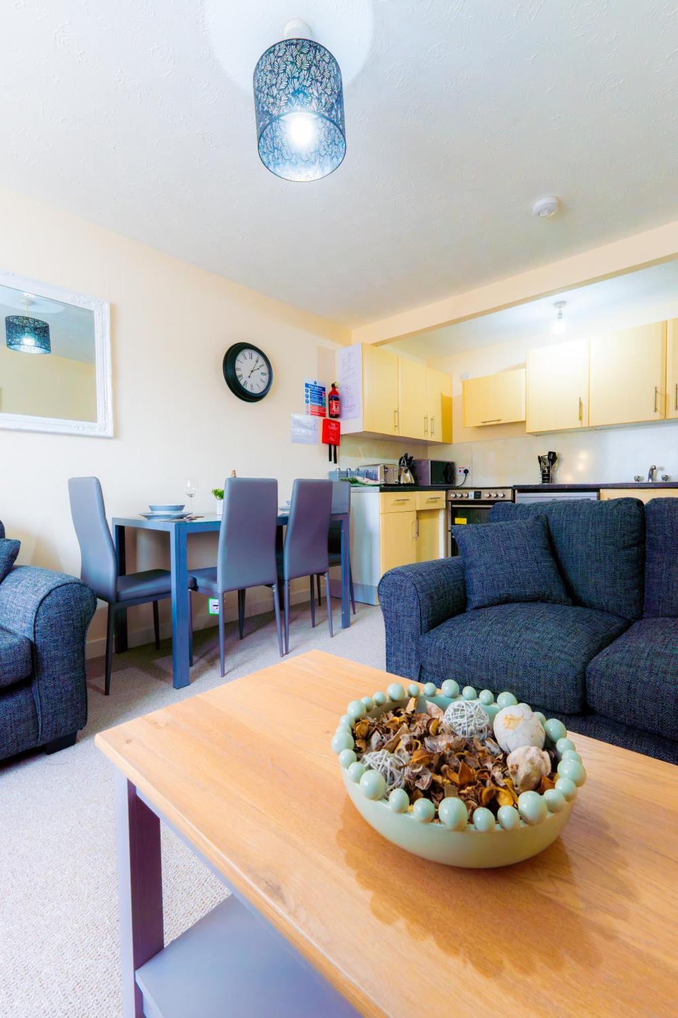 Apartment Lovely & Bright 2 Bed *